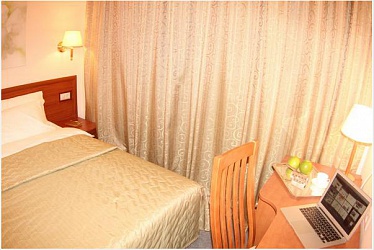 ����� ,����,�����- �������� -1